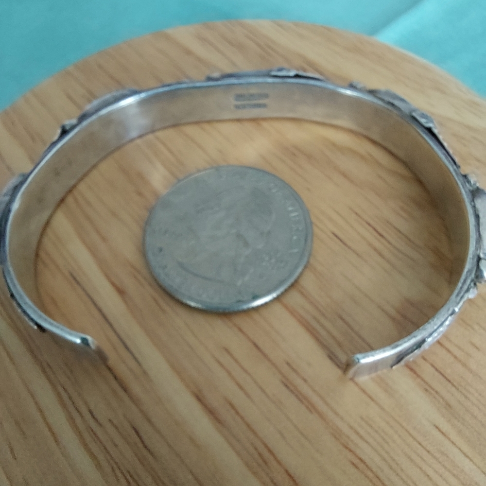 Bracelet-Simplicio Sterling Turquoise and RED Coral. 1/2" wide open cuff - Picture 6 of 7